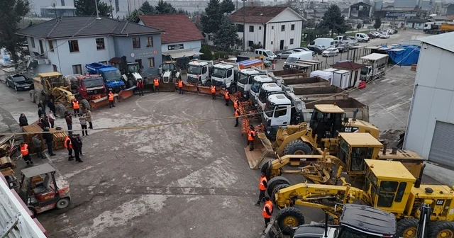 Karla mücadelede 200 personel, 33 iş makinesi sahada olacak Başkan Yardımcısı Kaltu, Ana arterlerde araç park etmeyelim, kar lastiği ve zincirsiz yola çıkmayalım, toplu taşıma araçlarını kullanalım Düzce Haberleri