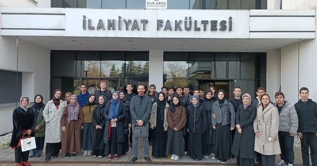 Liseli öğrenciler üniversiteyi ziyaret ederek deneyim kazandı Sakarya Haberleri