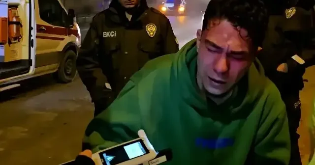 Ehliyetsiz ve alkollü sürücünün kaçışı kazayla son buldu VİDEO İZLE