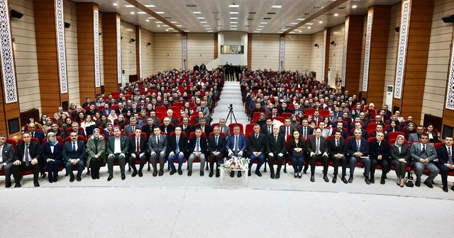 Vali Aydoğdu: Bilgi her yerden öğrenilir, irfan rehberlikle kazanılır Erzincan Haberleri