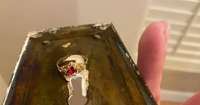 Yüzyıllık evin kapısında büyük keşif: Gizlenmiş tarihi yüzük bulundu Sözcü Gazetesi