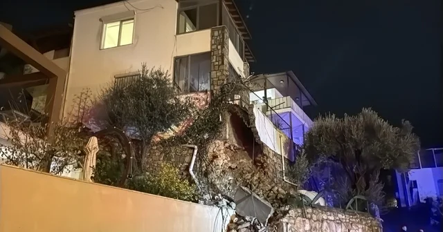 Bodrum da sağanak; 1 evin istinat duvarı çöktü, yollar göle döndü Muğla Haberleri