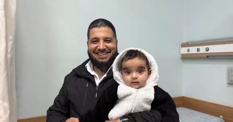 Boğazına cisim kaçan çocuğu ilçe müftüsü Heimlich manevrasıyla kurtardı