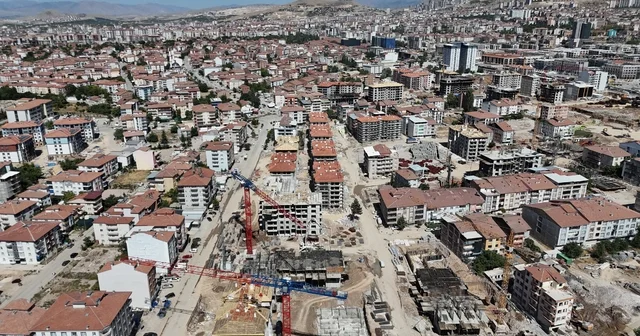 Malatya da depremde yıkılan Gökkuşağı ve Bulut Apartmanları davasında müteahhide 15 yıl hapis cezası Malatya Haberleri