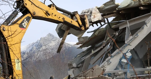 Uludağ ın güzelliklerini mahveden yapılar yerle bir edildi Bursa Haberleri