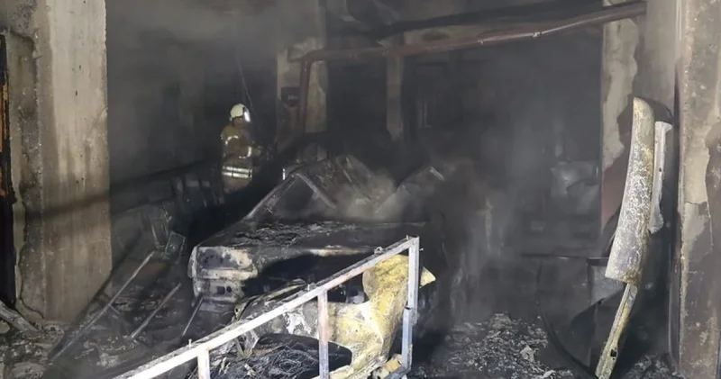 Sultanbeyli de boya kaporta dükkanı yandı; 4 araç küle döndü Son dakika haberleri