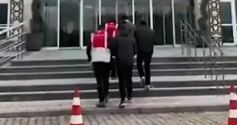 Çanakkale de 10 kaçak göçmen yakalandı: 3 organizatör tutuklandı Çanakkale Haberleri