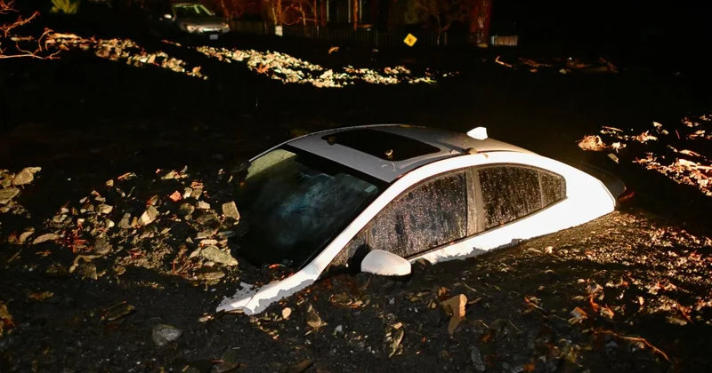 California da etkili olan fırtına nedeniyle bazı bölgelerde olağanüstü hal ilan edildi