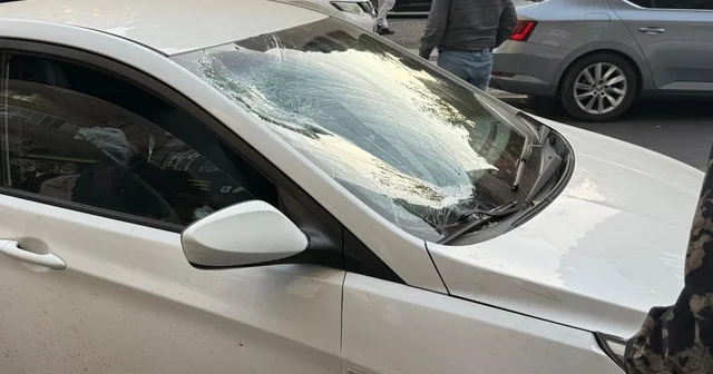 Otomobilin çarptığı yaya ağır yaralandı, sürücüler birbirlerinin üstüne yürüdü Diyarbakır Haberleri