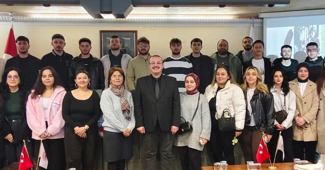 Trabzon da üniversite öğrencilerine Dijital Çağda Kurumsal İletişim eğitimi verildi Trabzon Haberleri