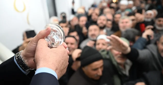 Regaip Kandilinde Sakal ı Şerif ziyarete açıldı Erzurum Haberleri