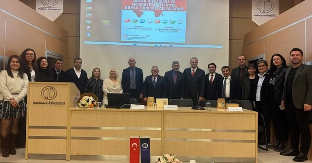 Eskişehir de Ortak Kimliğimiz ve Medeniyet Hafızamız başlıklı program Türk dilinin tarihi derinliği, Türkoloji çalışmaları ve çağdaş dünyadaki yeri çok yönlü sunumlarla ele alındı Eskişehir Haberleri