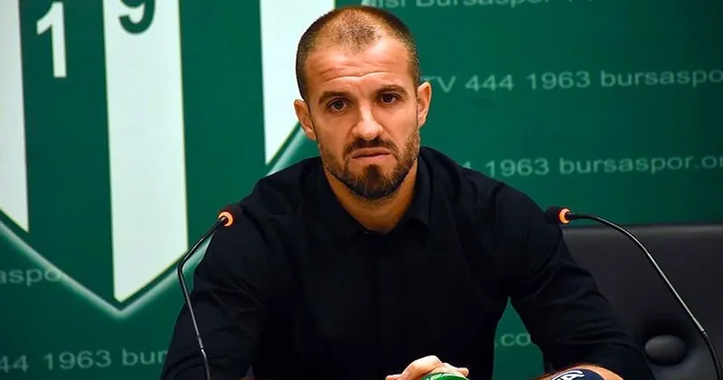 Bursaspor yeni teknik direktörünü gece yarısı açıkladı