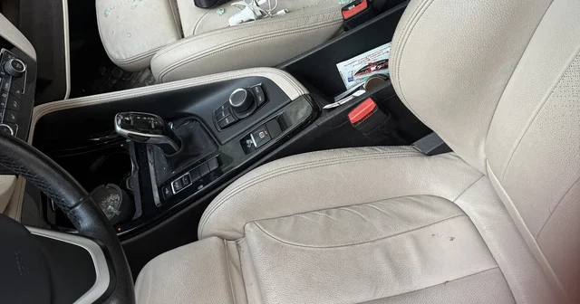 Aynı sokak üzerinden beş aracın camlarını kırıp hırsızlık yaptılar Eskişehir Haberleri