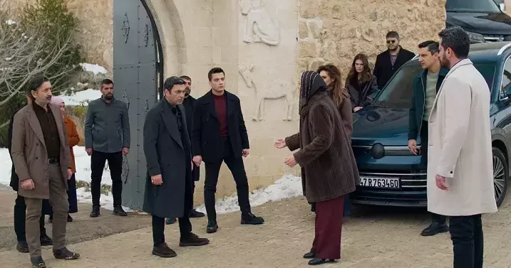 Uzak Şehir’de konak karışıyor