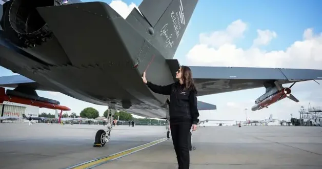 Kızılelma nın kadın pilotu Elif Ergin göklerdeki milli gururumuzu anlattı