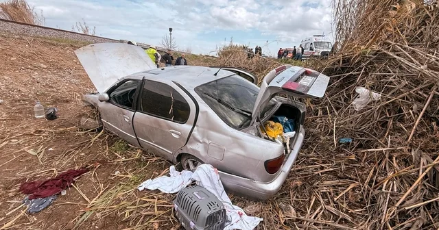 Aydın da otomobil şarampole devrildi: 2 ağır yaralı Aydın Haberleri