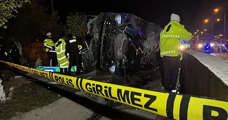 Adana’da yolcu otobüsü devrildi: 8 yaralı