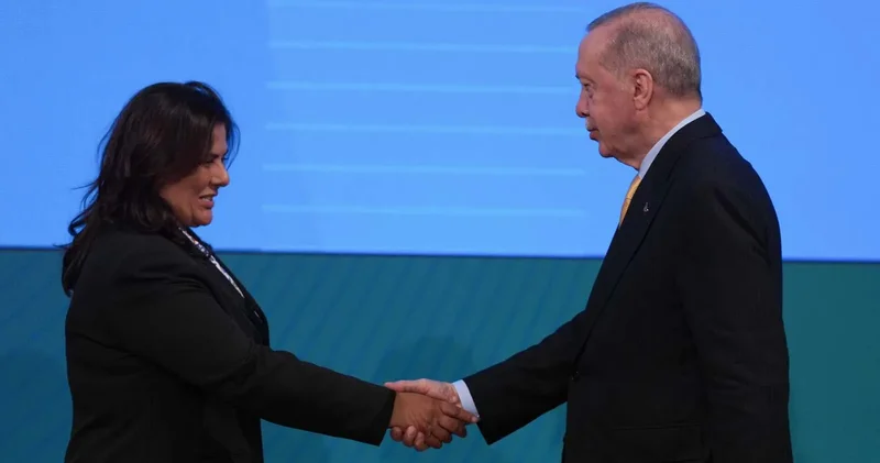 Cumhurbaşanı Erdoğan’ın Aydın mitinginde muhtarlara ‘fotoğraf baskısı’ iddiası