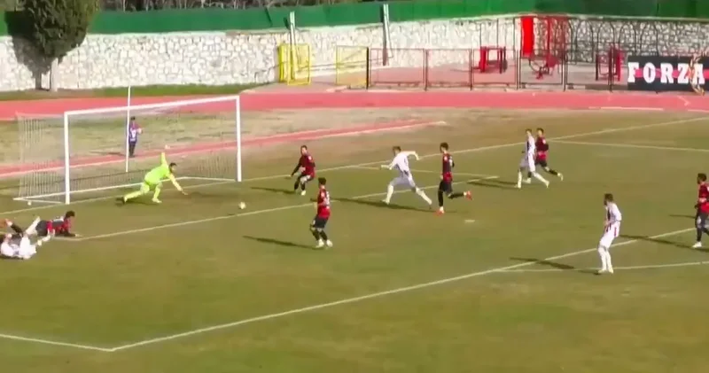 70 bin kişilik ilçe takımı 7 de 7 yaptı: Eskişehirspor un dibine kadar geldi