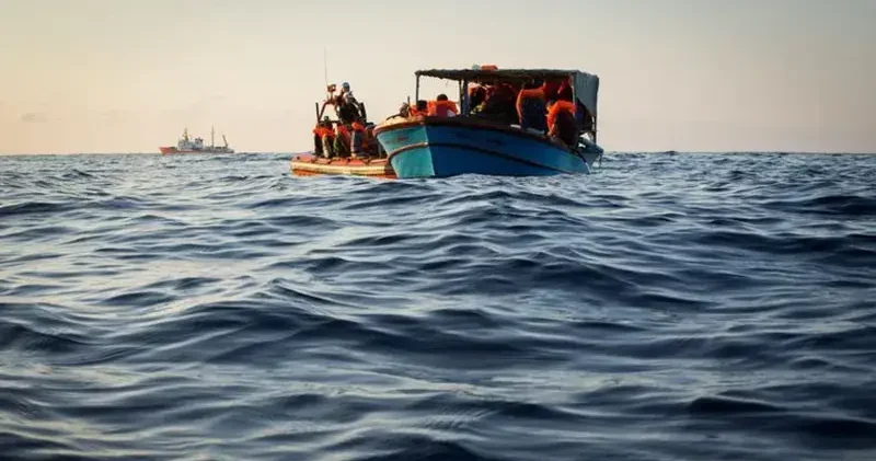 Akdeniz açıklarında göçmenleri taşıyan tekne battı: 50 ölü