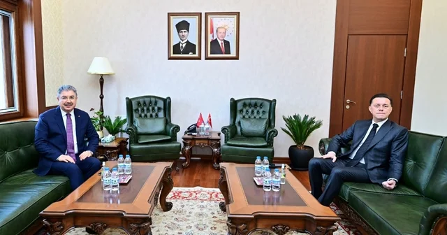 Milletvekili Hatipoğlu dan Vali Yılmaz a hayırlı olsun ziyareti AK Parti Eskişehir Milletvekili Nebi Hatipoğlu: Şehrimiz adına verimli bir görüşme gerçekleştirdik Eskişehir Haberleri