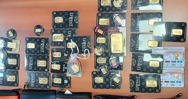 Polis, buluntu 237 gram altını sahibine ulaştırdı Eskişehir Haberleri