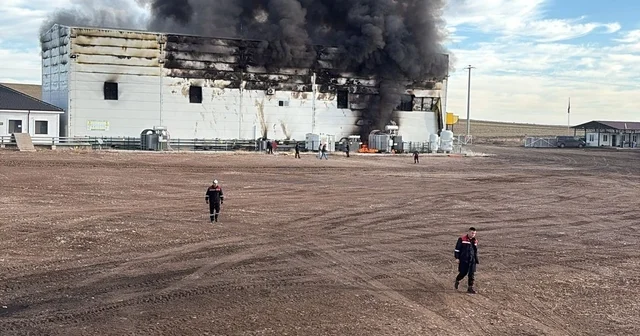 Elektrik üretim tesisinde yangın Tesisteki yangında alevler ve dumanlar kilometrelerce uzaktan göründü Afyonkarahisar Haberleri