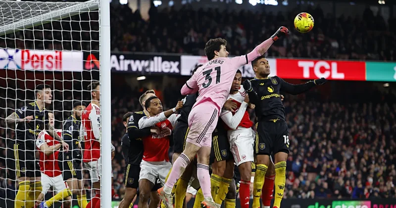 Premier Lig de lider Arsenal ın puan kayıpları sürüyor!