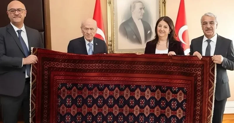 Apo’nun Bahçeli’ye hediyesi kilimin TV’de falına baktılar Sözcü Gazetesi