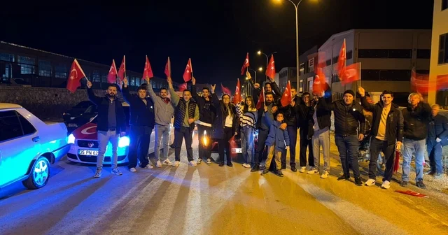 Simav da Türk bayraklarıyla yürüyüş yapıldı Kütahya Haberleri