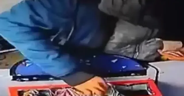 Isparta da otobüste hırsızlık anı kamerada VİDEO İZLE