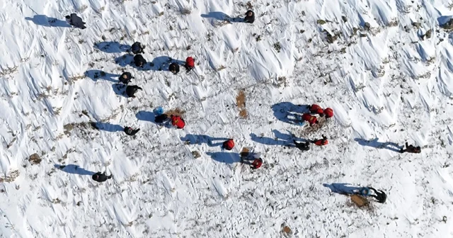Doğaya yem bırakıp karda rafting yaptılar Erzurum Haberleri