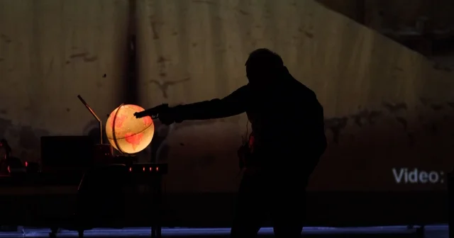 Yıldırım da tiyatro gösterisi Yıldırımlılar, Başkasının Ölümü tiyatro oyunu ile unutulmaz bir akşam yaşadı Bursa Haberleri