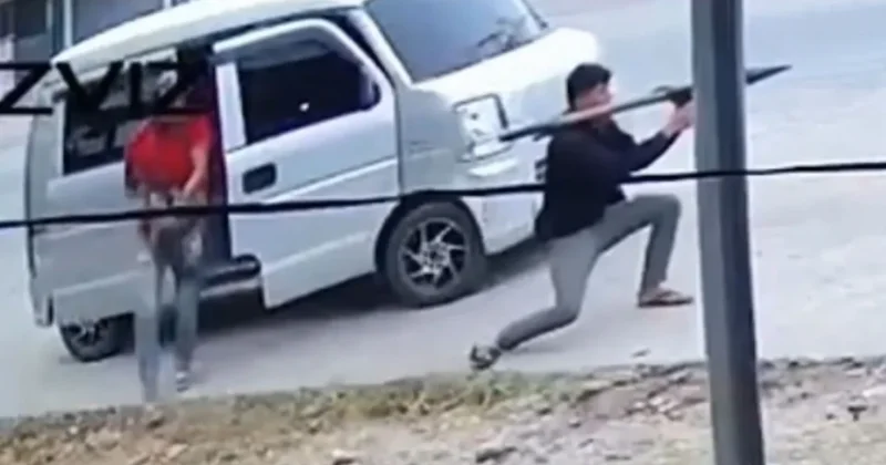 Belediye başkanına aracın içindeyken roket attılar! Burnu bile kanamadı Sözcü Gazetesi