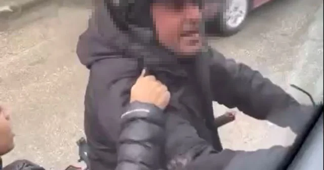 Yol verme tartışmasında minibüsün camını kıran şüpheli: Kaskıma vurunca sinirlendim Adana Haberleri