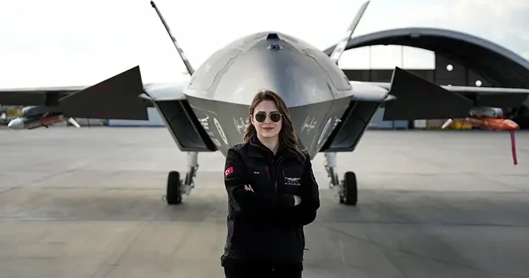İşte KIZILELMA nın kadın pilotu