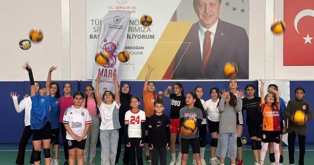 Tomarza da voleybol kursları Ramazan da da hız kesmiyor Kayseri Haberleri