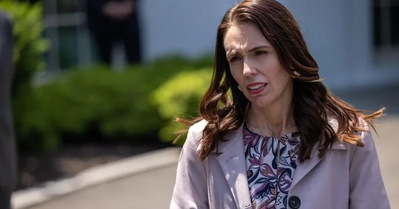 Eski başbakan ekonomik kriz yüzünden ülkesini terk etti Sözcü Gazetesi