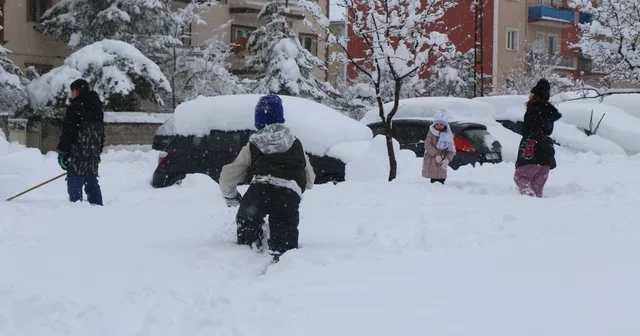 Erzincan da buzlanma riski nedeniyle eğitime 1 gün ara Erzincan Haberleri