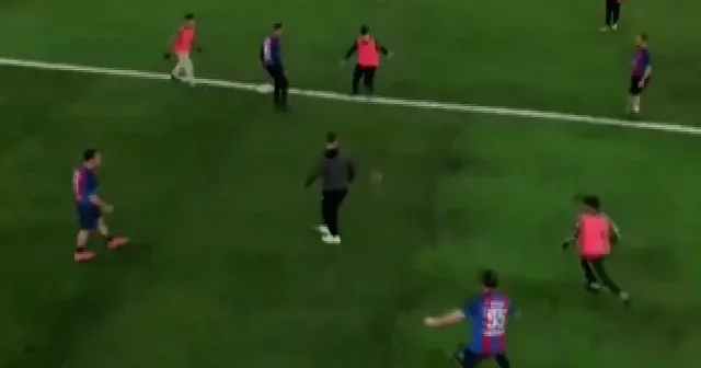 Polis lise öğrencileriyle halı sahada maç yaptı terör örgütleri konusunda bilgilendirdi VİDEO İZLE