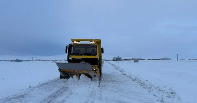 Kayseri de yoğun kar nedeniyle kapanan 195 mahalle yolu ulaşıma açıldı Kayseri Haberleri