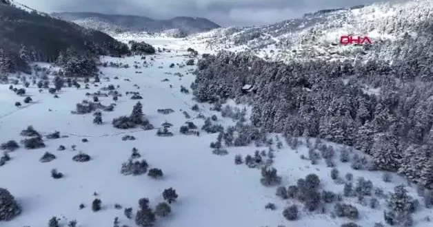 Bolu Dağı beyaza büründü! Abant ta kar güzelliği kamerada