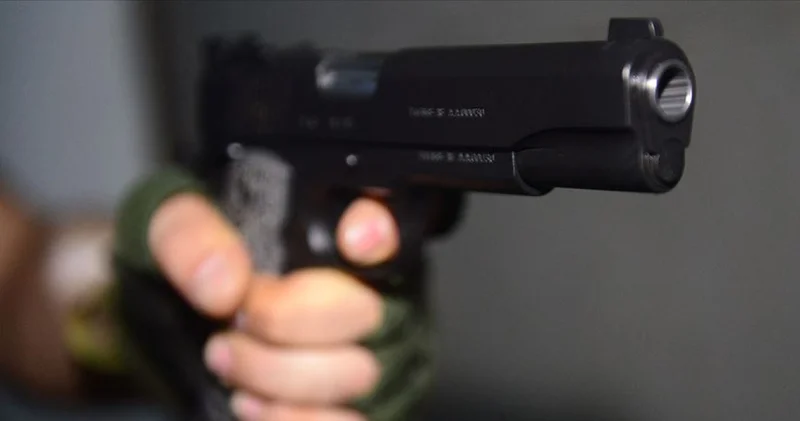 Bebekli aileye silah çeken zanlı yakalandı