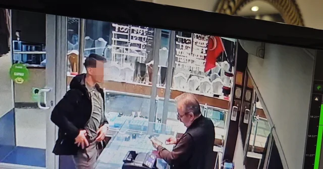 Kuyumcuya Jandarmayım deyip silah gösterdi; altın ayırtıp kaçtı Zonguldak Haberleri