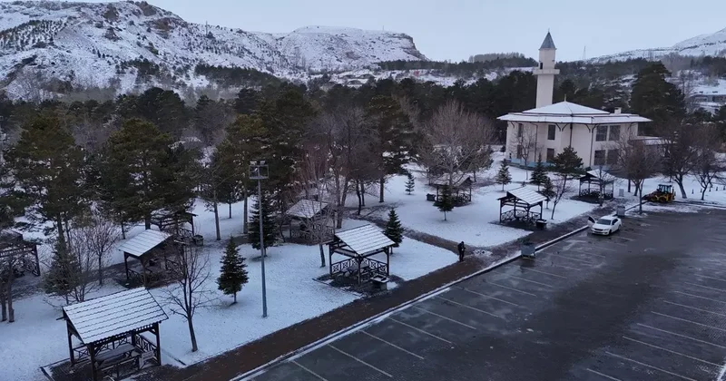Kar Sivas ı terk edemedi, şehir yeniden beyaza büründü