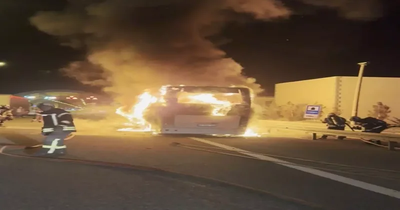 Kuzey Marmara Otoyolu’nda yolcu otobüsü alev aldı