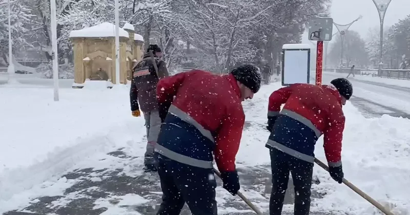 Erzincan’da kardan 524 köy yolu kapandı