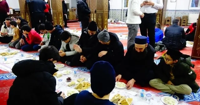 Ümmet iftarında gönüller bir oldu Kütahya Haberleri