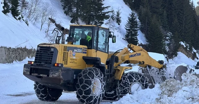Trabzon da 19 mahalle yolu kar nedeniyle ulaşıma kapandı Trabzon Haberleri